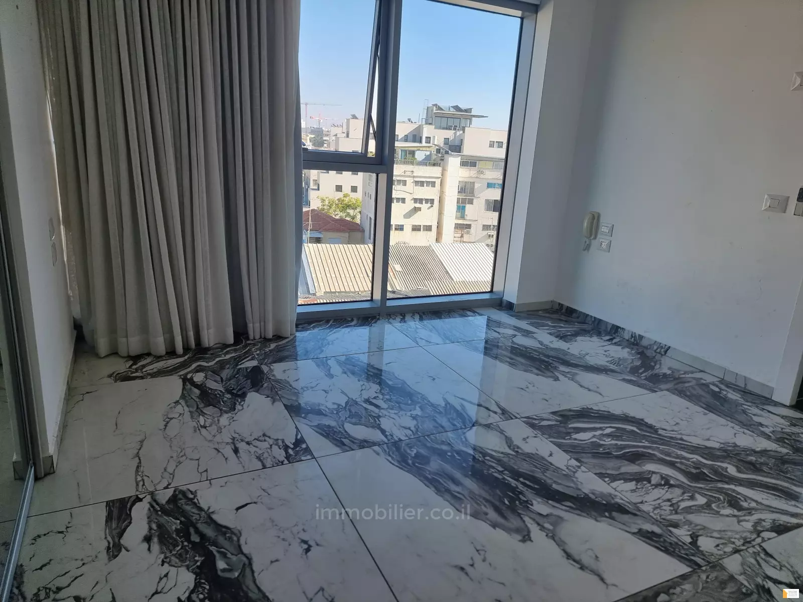 Apartment 4 rooms Tel Aviv Florentine 232-IBL-3870