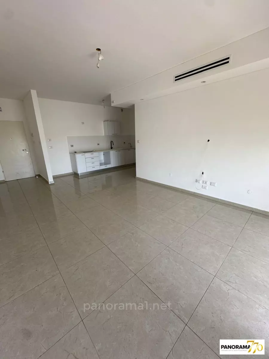 Apartment 5 Rooms Netivot Maarav 233-IBL-1521