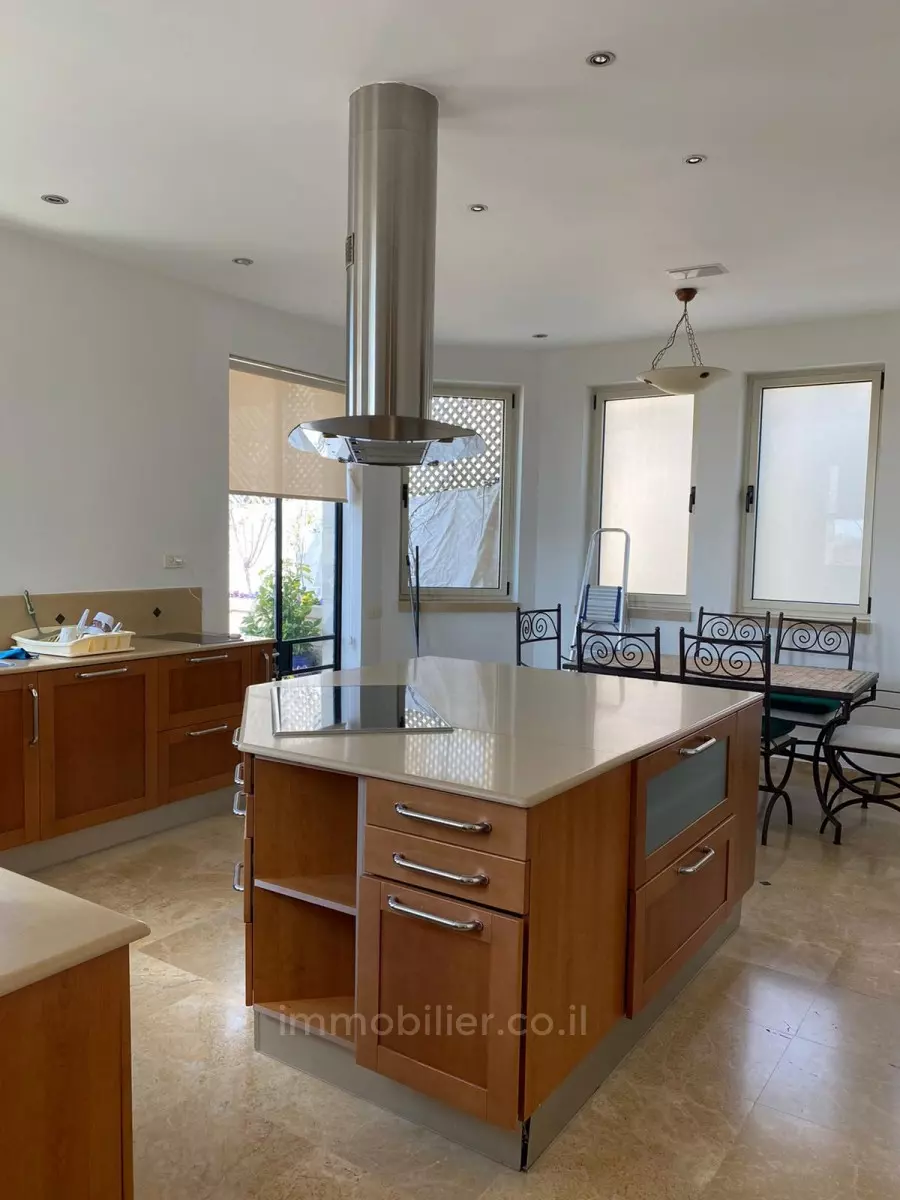 Duplex 5 rooms Jerusalem Talbieh 245-IBL-1680