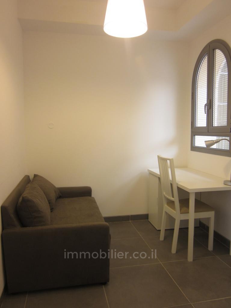 Apartment 2.5 Rooms Jerusalem City center 245-IBL-1763