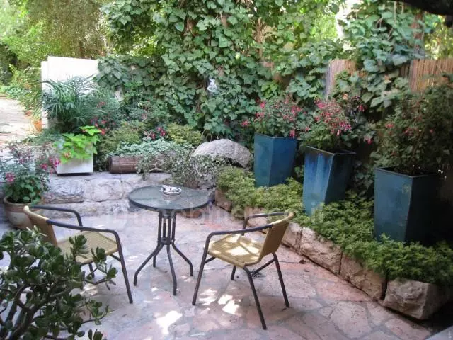 Ground floor 2 rooms Jerusalem Mochava Germanit 245-IBL-1774