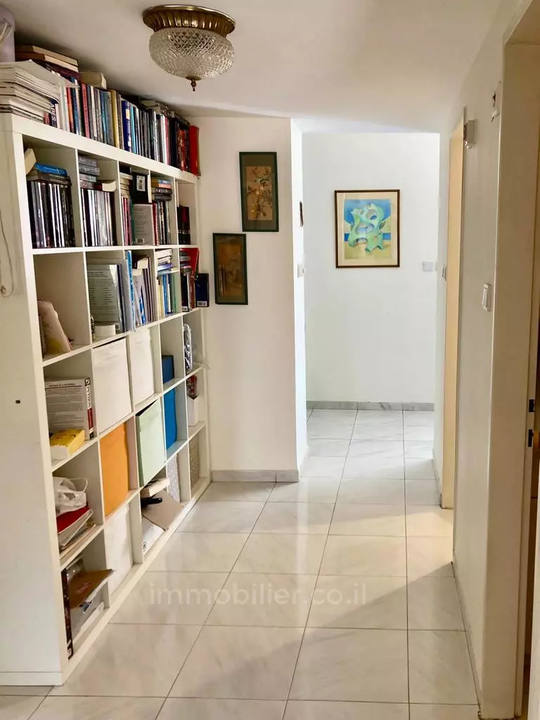 Apartment 4 rooms Jerusalem Mochava Germanit 245-IBL-1784