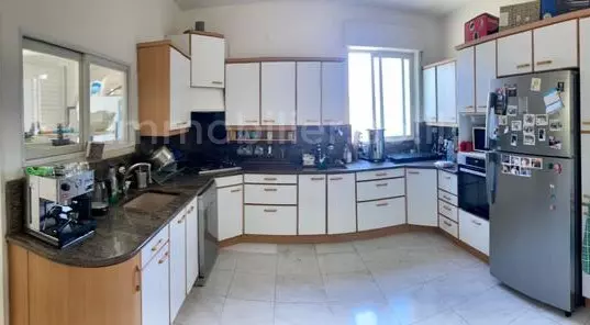 Apartment 4 rooms Jerusalem Mochava Germanit 245-IBL-1784