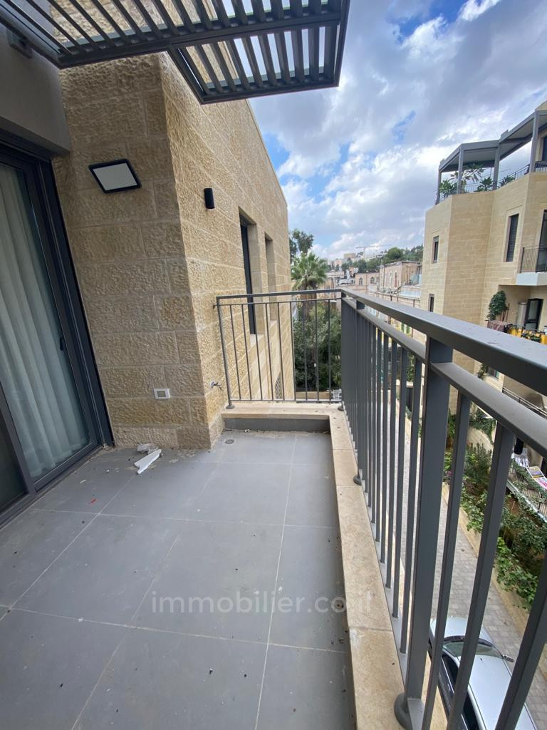 Apartment 4 Rooms Jerusalem Mochava Germanit 245-IBL-1788