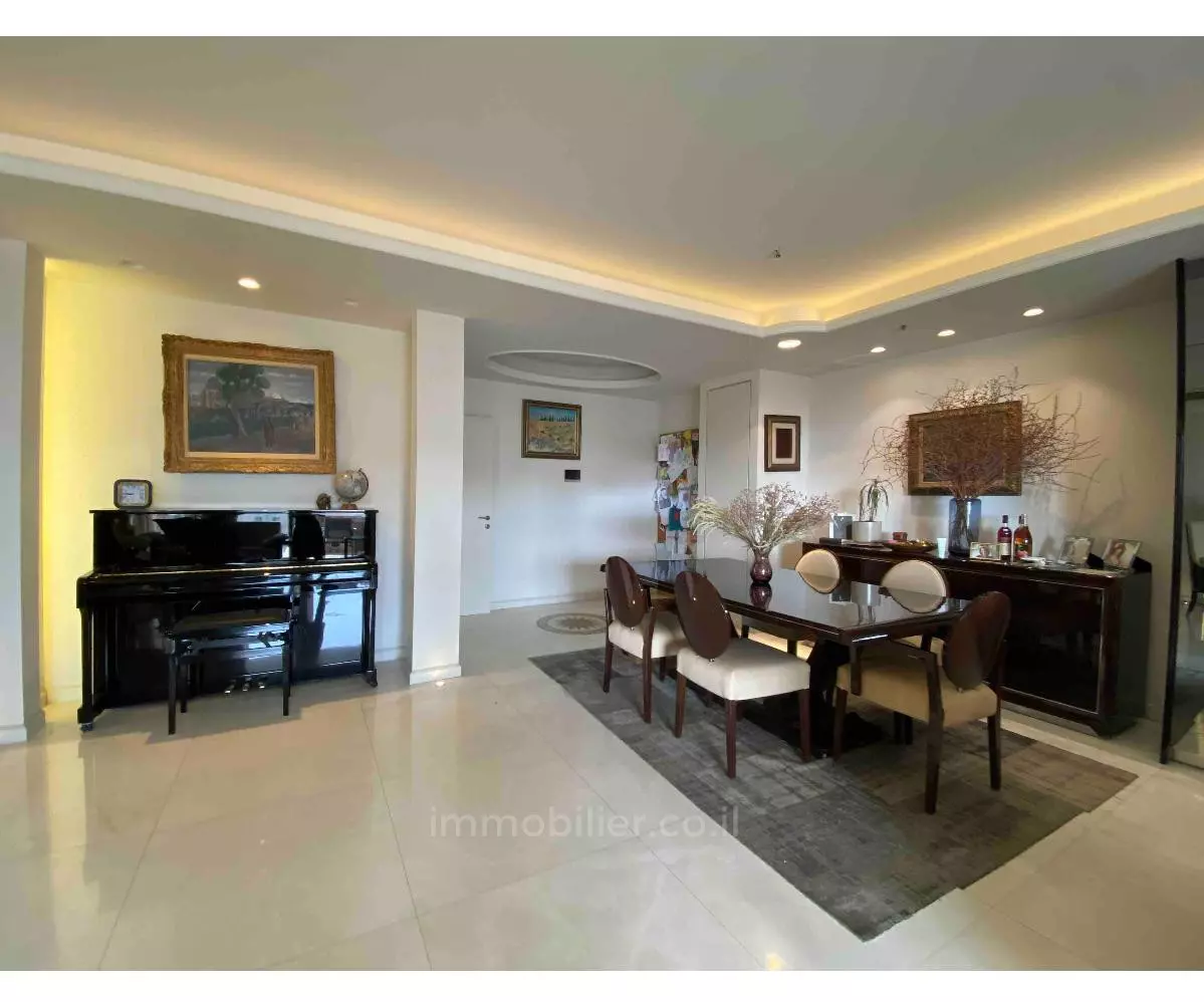 Apartment 4 rooms Jerusalem Talbieh 245-IBL-1798