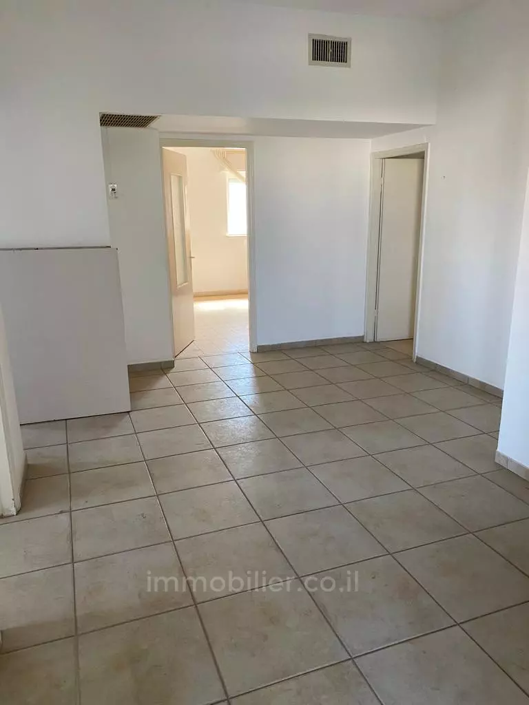 Apartment 4 rooms Jerusalem Talbieh 245-IBL-1800