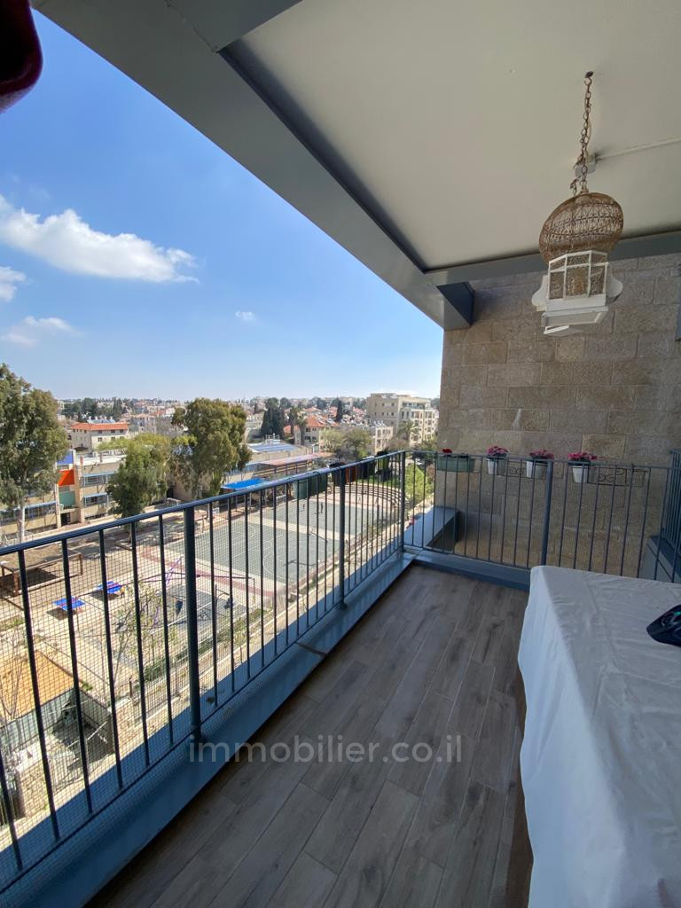 Apartment 4 Rooms Jerusalem Baka 245-IBL-1801