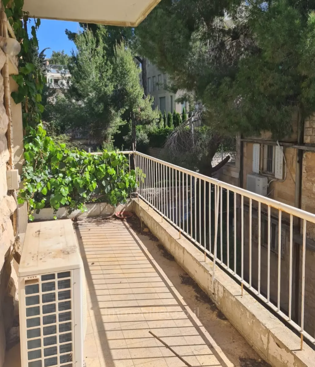 Apartment 3 rooms Jerusalem Rehavia 245-IBL-1802