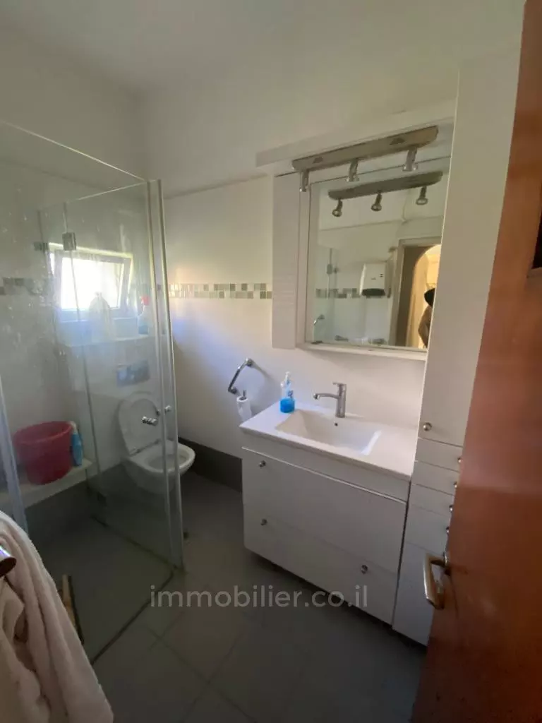 Apartment 3 rooms Jerusalem Mochava Germanit 245-IBL-1803