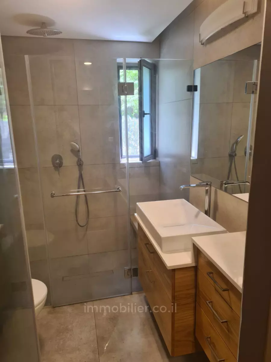 Apartment 3 rooms Jerusalem Abu Tor 245-IBL-1812