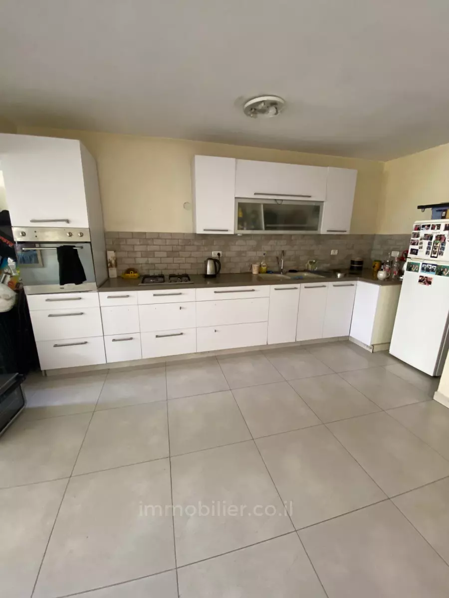 Apartment 4 rooms Jerusalem Baka 245-IBL-1836