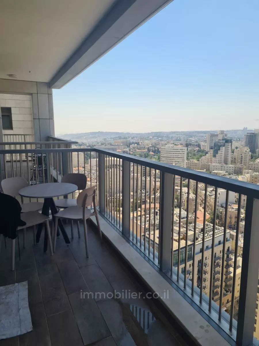 Apartment 3 rooms Jerusalem  245-IBL-1843