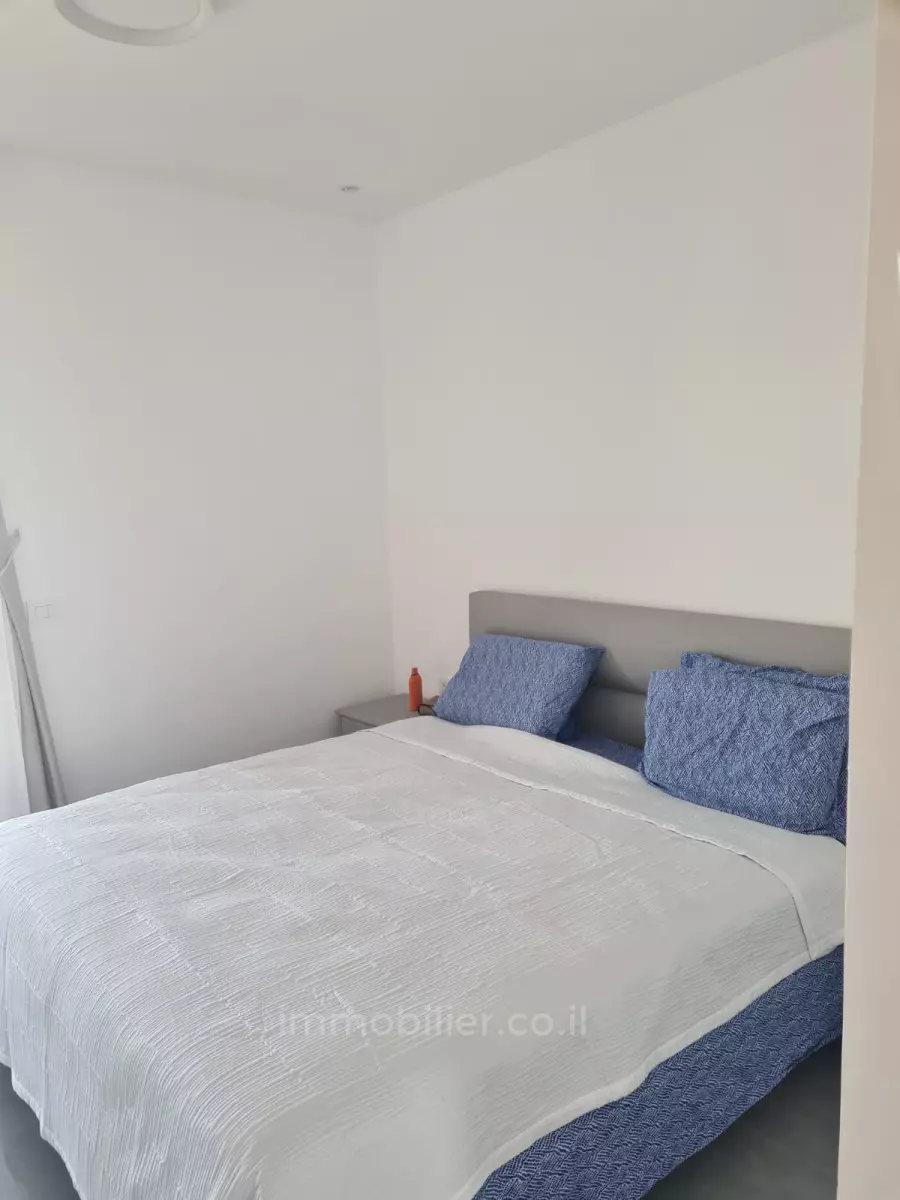 Apartment 3 rooms Jerusalem  245-IBL-1843