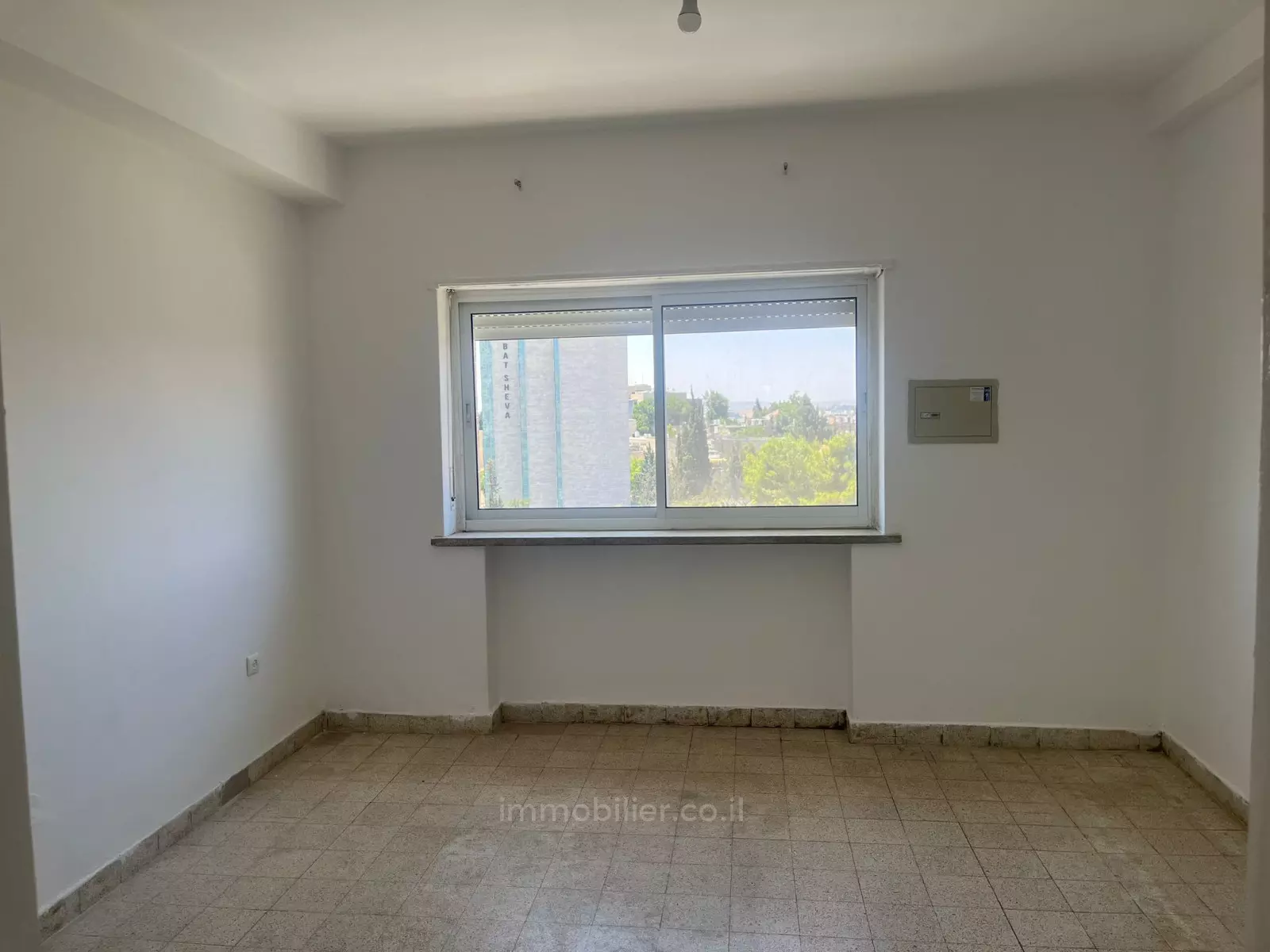 Apartment 3 rooms Jerusalem City center 245-IBL-1845