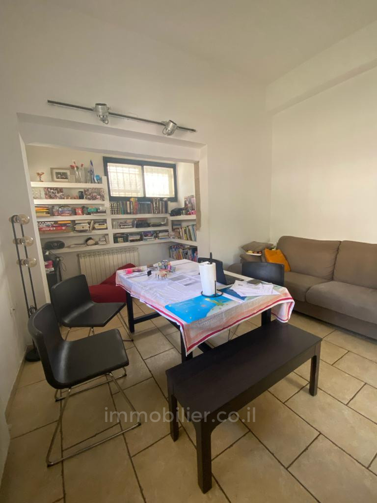 Apartment 3.5 Rooms Jerusalem Arnona 245-IBL-1858