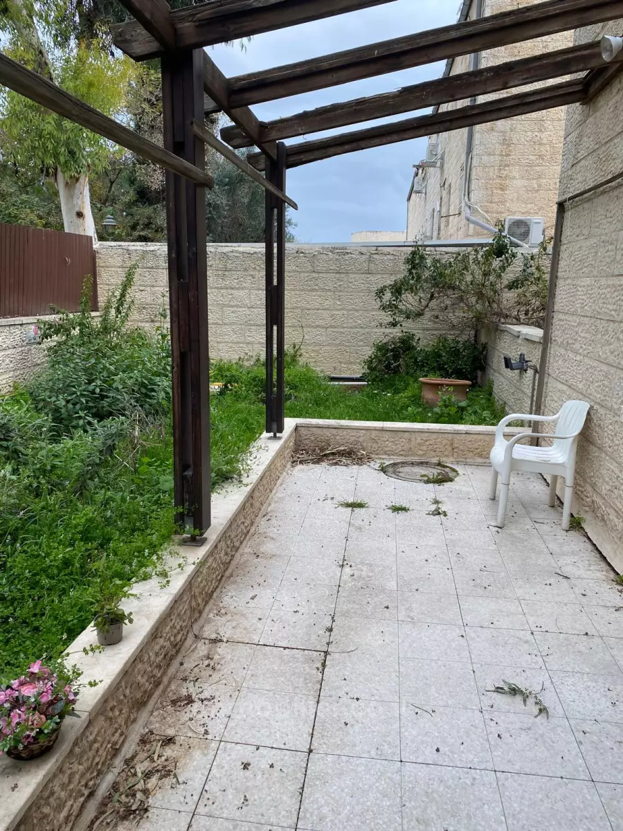 Duplex 4 rooms Jerusalem Baka 245-IBL-1871