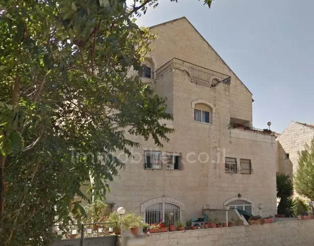 Duplex 4 rooms Jerusalem Baka 245-IBL-1871