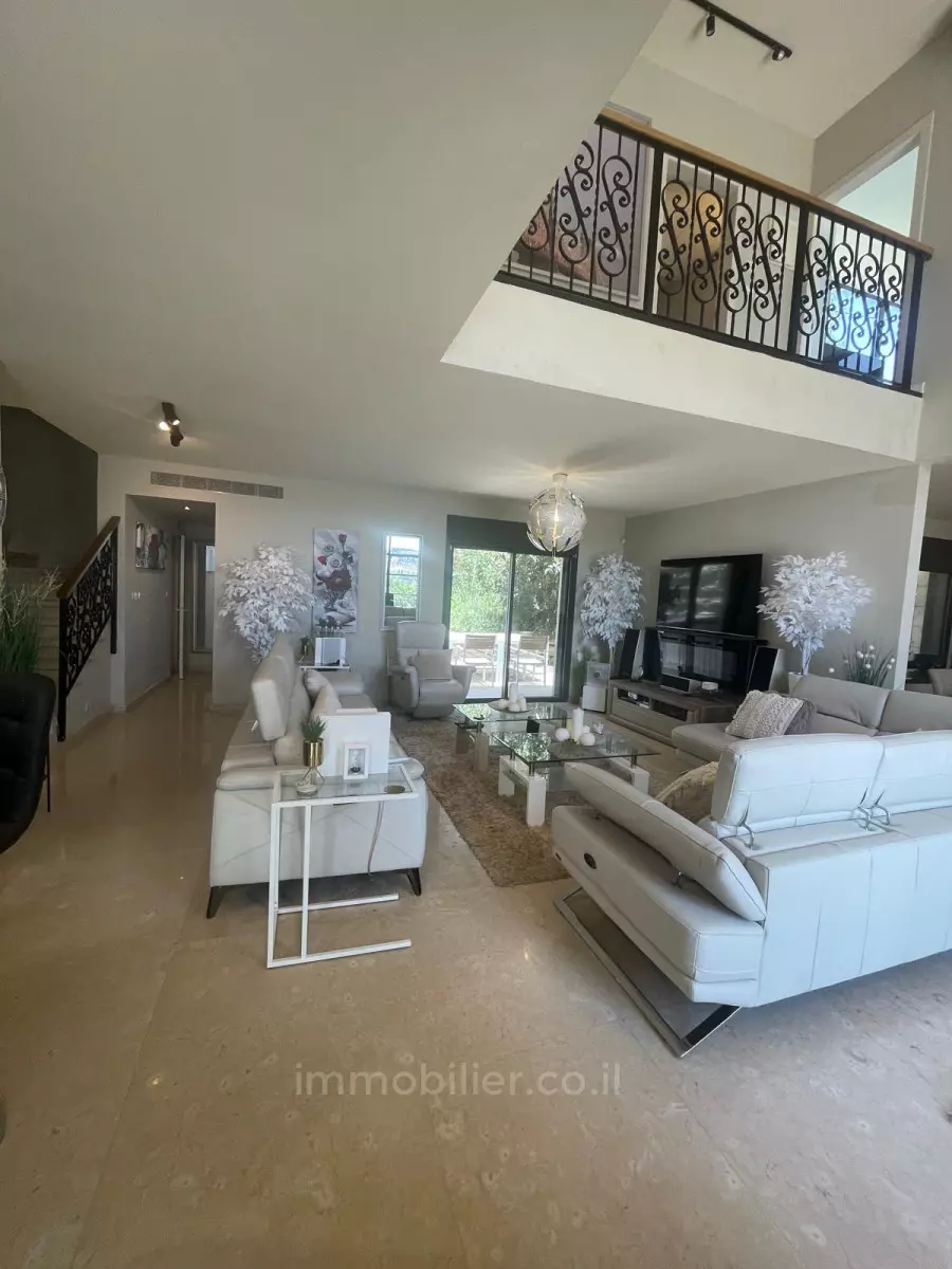 Villa 6 Rooms Jerusalem Malha 245-IBL-1875