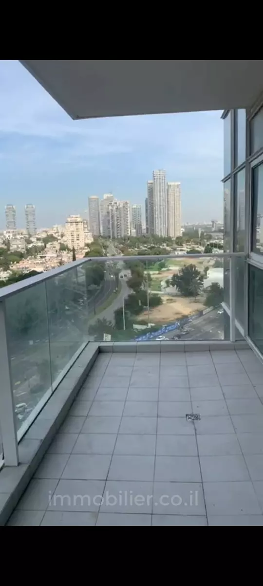 Apartment 3 rooms Tel Aviv Montifiory 245-IBL-1877