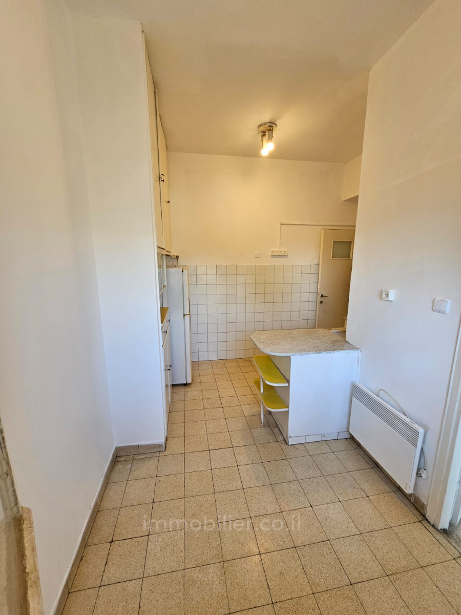 Apartment 3 Rooms Jerusalem Rehavia 245-IBL-1889