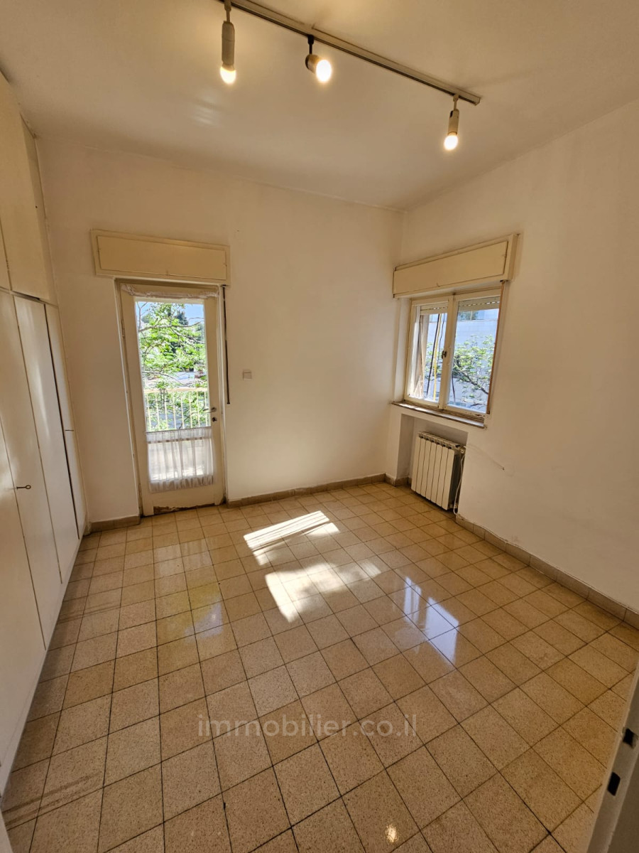 Apartment 3 Rooms Jerusalem Rehavia 245-IBL-1889