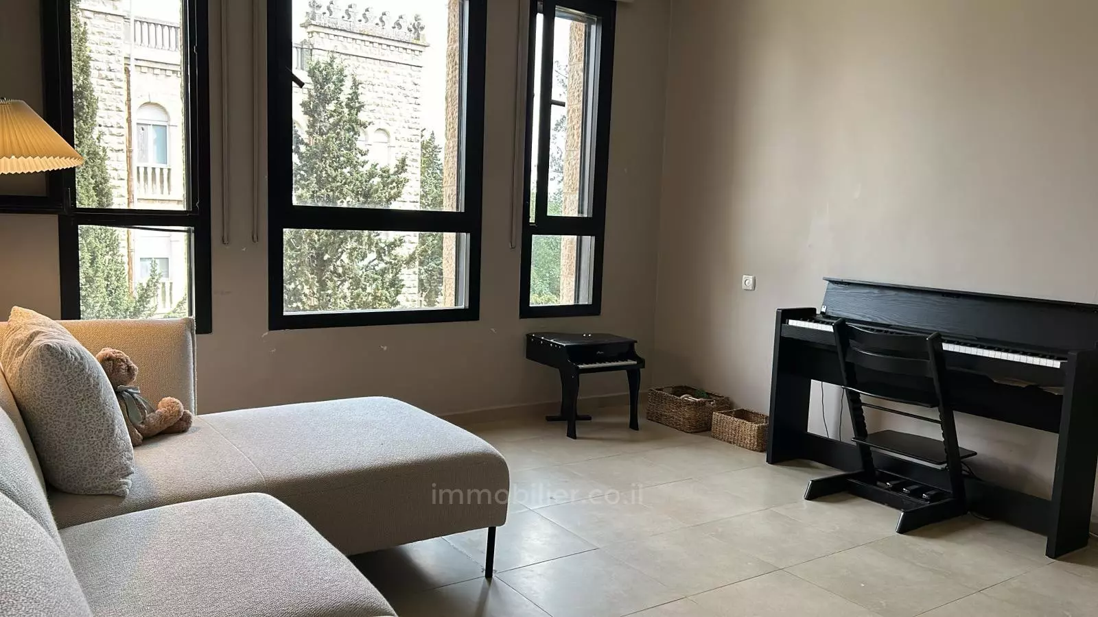 Apartment 3 Rooms Jerusalem Mamila 245-IBL-1891