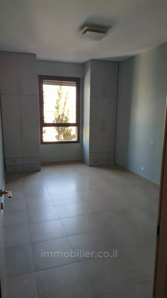 Apartment 3 Rooms Jerusalem Mamila 245-IBL-1891