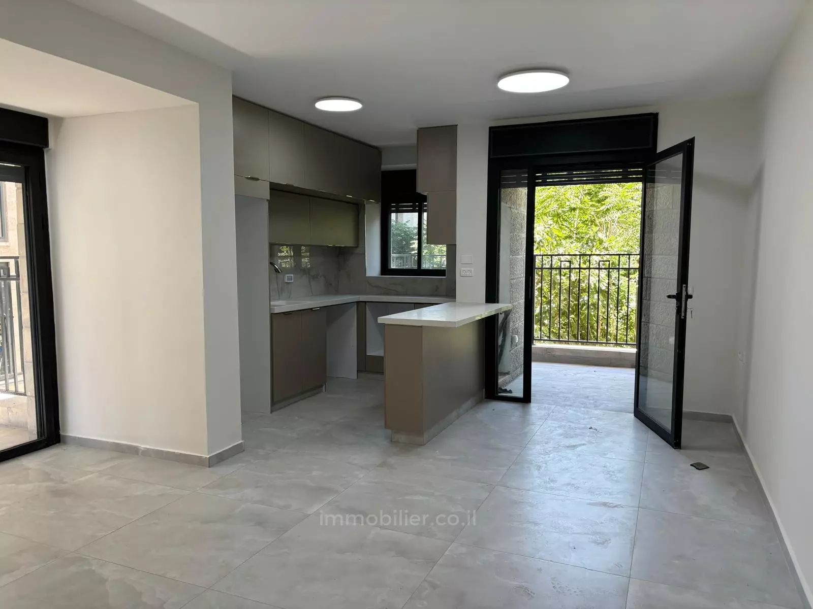 Apartment 4 Rooms Jerusalem Kiryat Moshe 245-IBL-1892