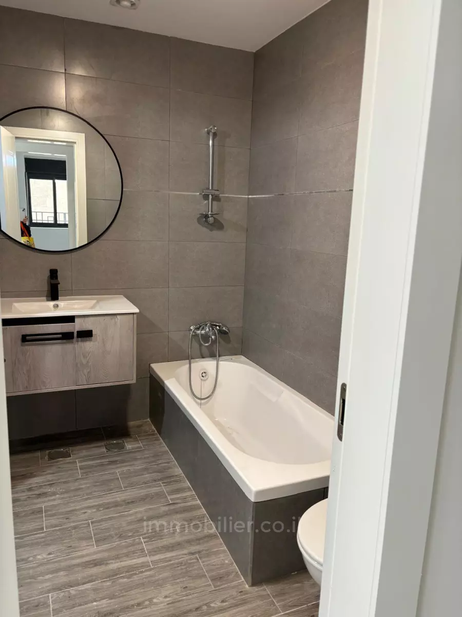 Apartment 4 Rooms Jerusalem Kiryat Moshe 245-IBL-1892