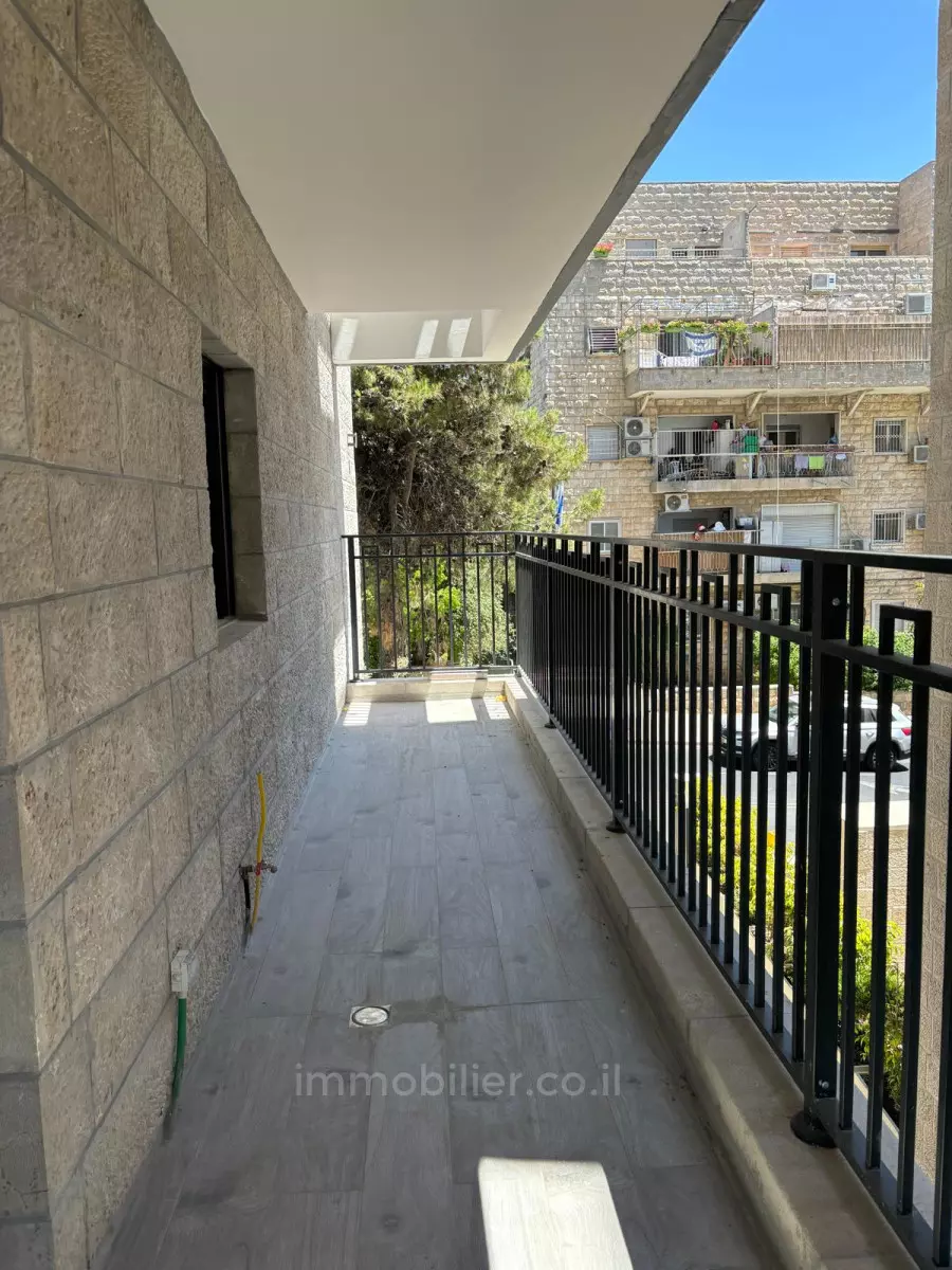 Apartment 4 Rooms Jerusalem Kiryat Moshe 245-IBL-1892