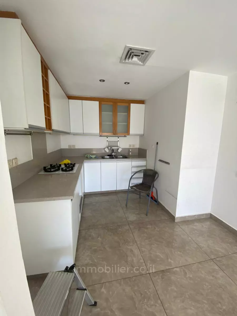 Apartment 4 Rooms Jerusalem Baka 245-IBL-1895