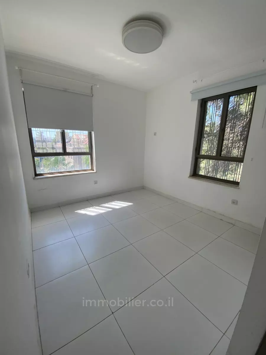 Apartment 4 Rooms Jerusalem Baka 245-IBL-1895