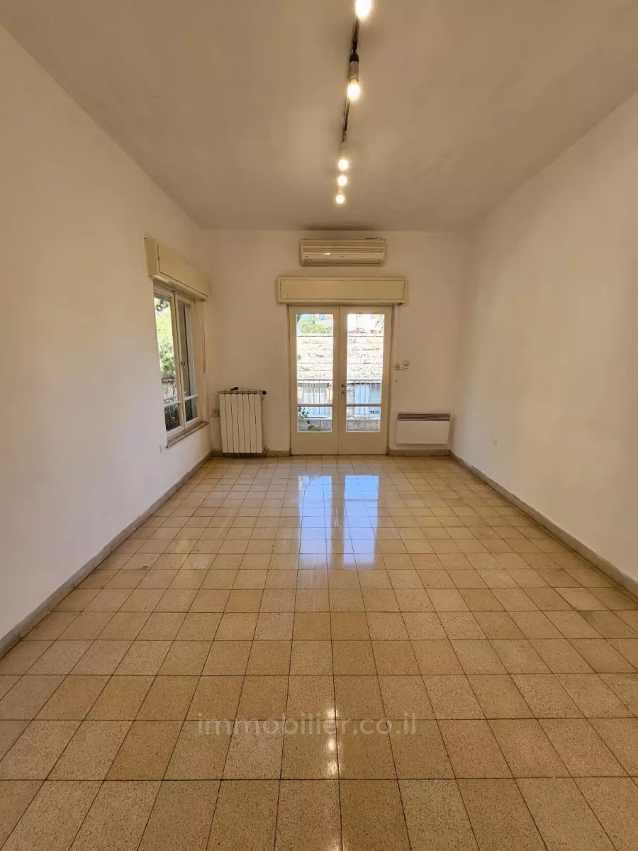 Apartment 3 Rooms Jerusalem Rehavia 245-IBL-1897