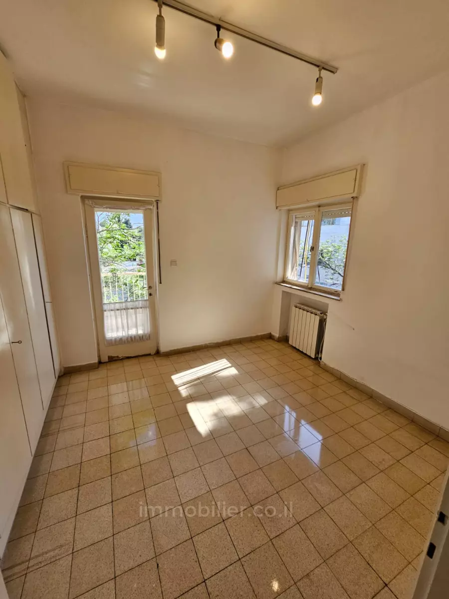 Apartment 3 Rooms Jerusalem Rehavia 245-IBL-1897