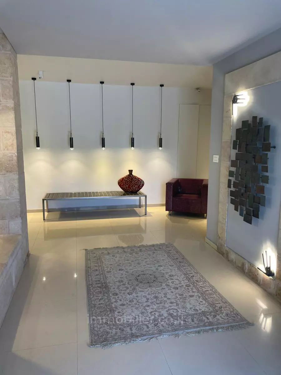 Villa 4 Rooms Jerusalem Malha 245-IBL-1900