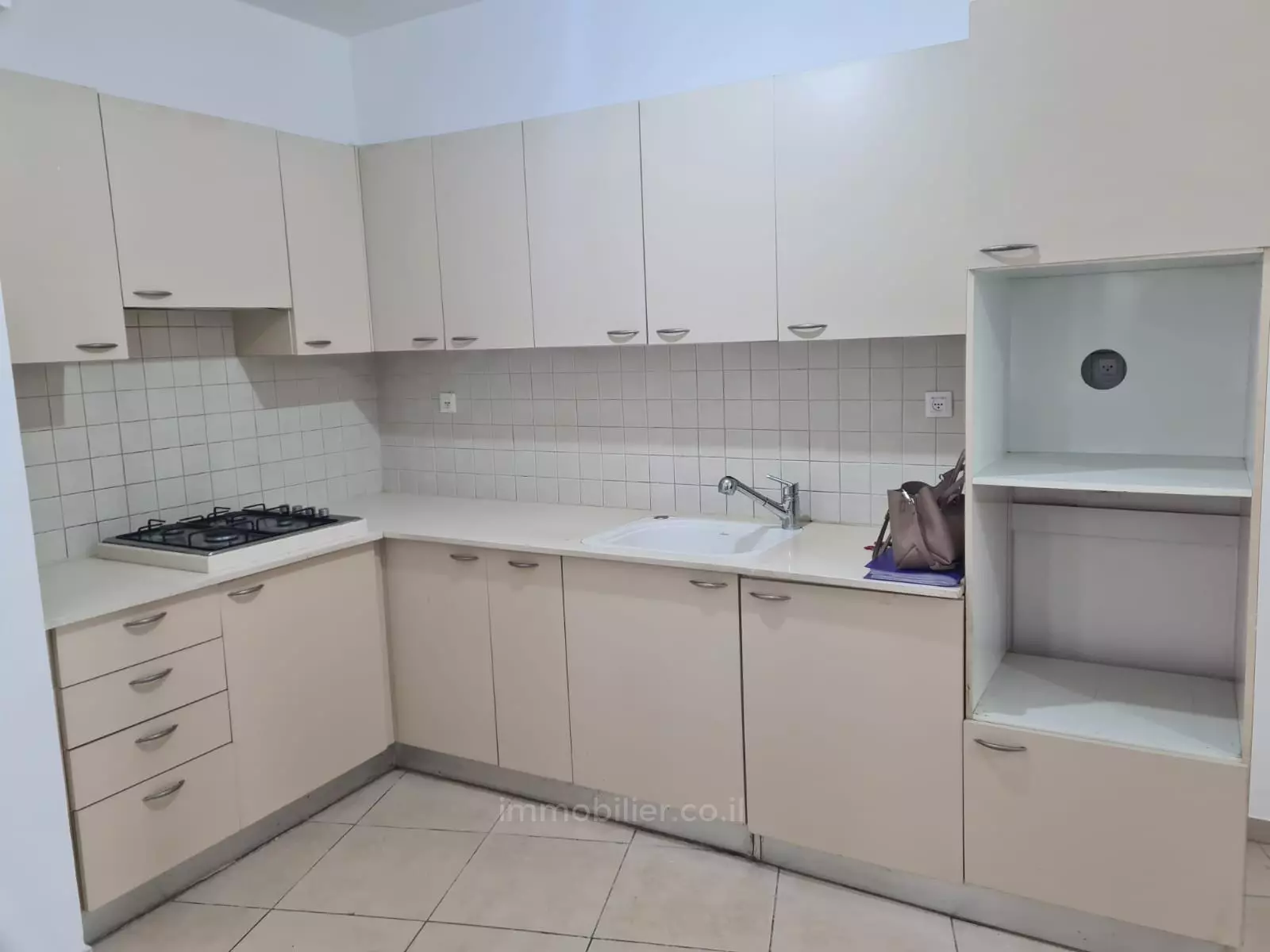 Apartment 3 rooms Jerusalem Baka 245-IBL-1902