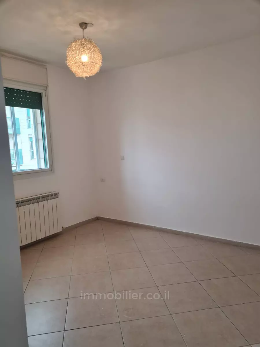 Apartment 3 rooms Jerusalem Baka 245-IBL-1902