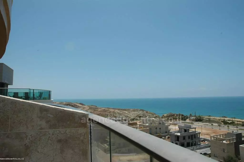 Apartment 3 rooms Netanya Sea 281-IBL-428