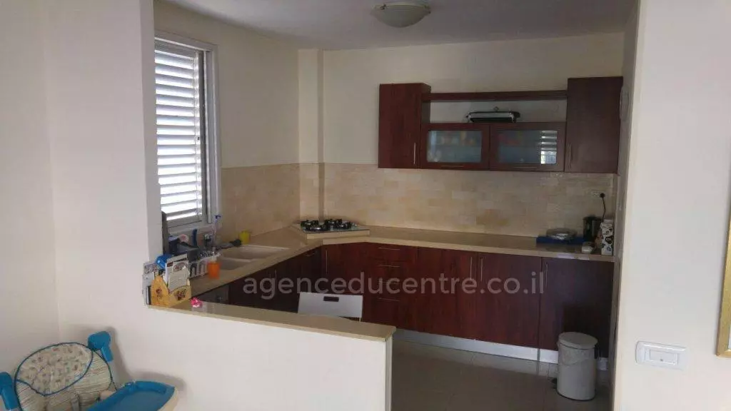 Apartment 4 rooms Netanya City center 281-IBL-432