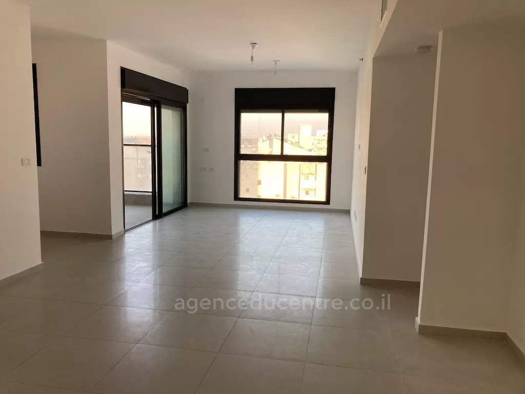 Apartment 4 rooms Netanya City center 281-IBL-540