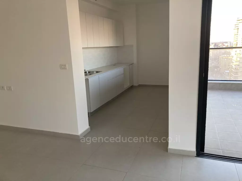 Apartment 4 rooms Netanya City center 281-IBL-540