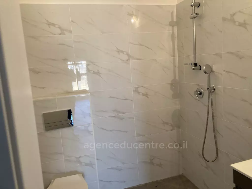 Apartment 4 rooms Netanya City center 281-IBL-540