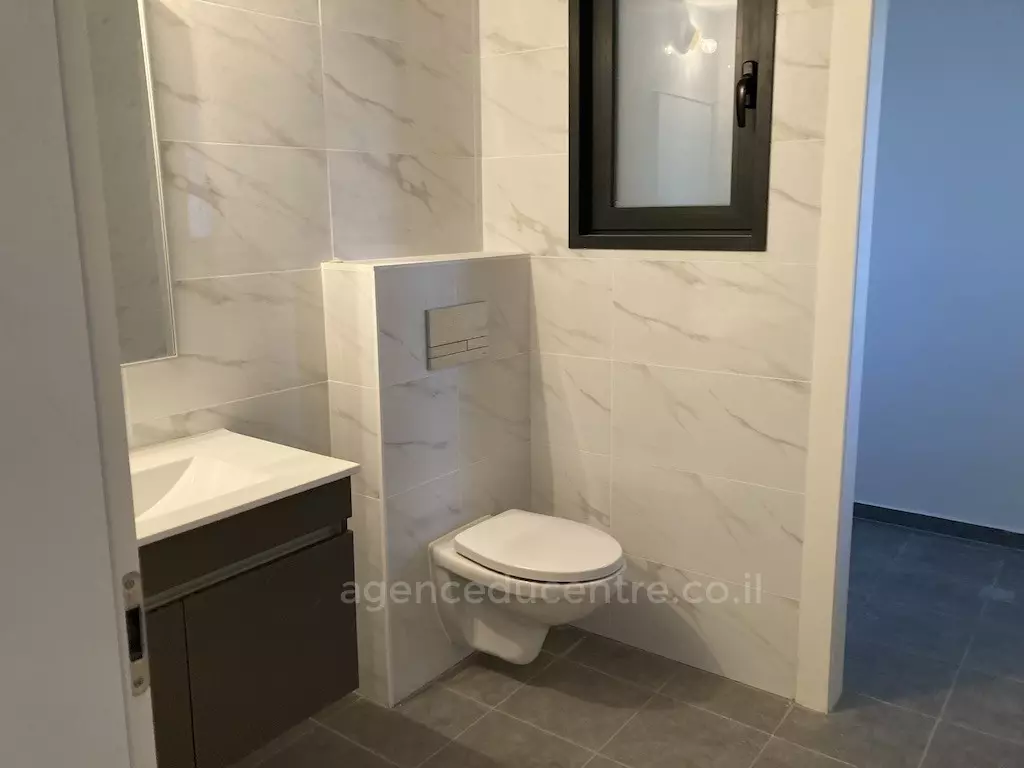 Apartment 4 rooms Netanya City center 281-IBL-540