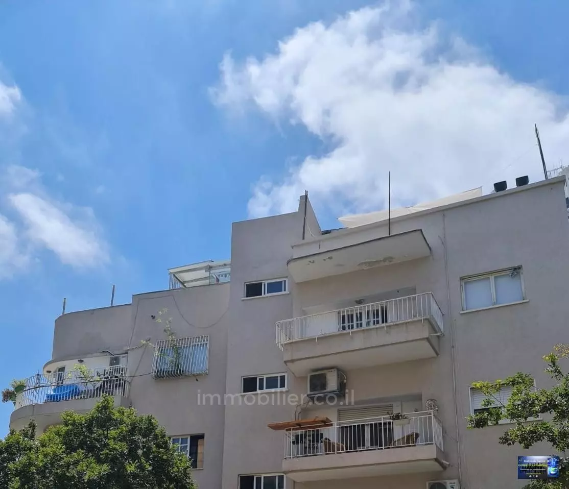 Penthouse 3 rooms Tel Aviv Dizengof 288-IBL-412