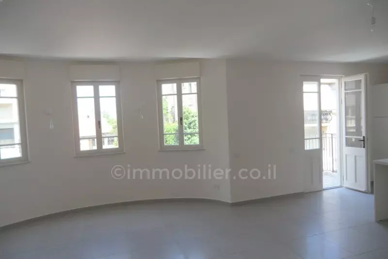 Apartment 3 rooms Tel Aviv Rothshild 291-IBL-614