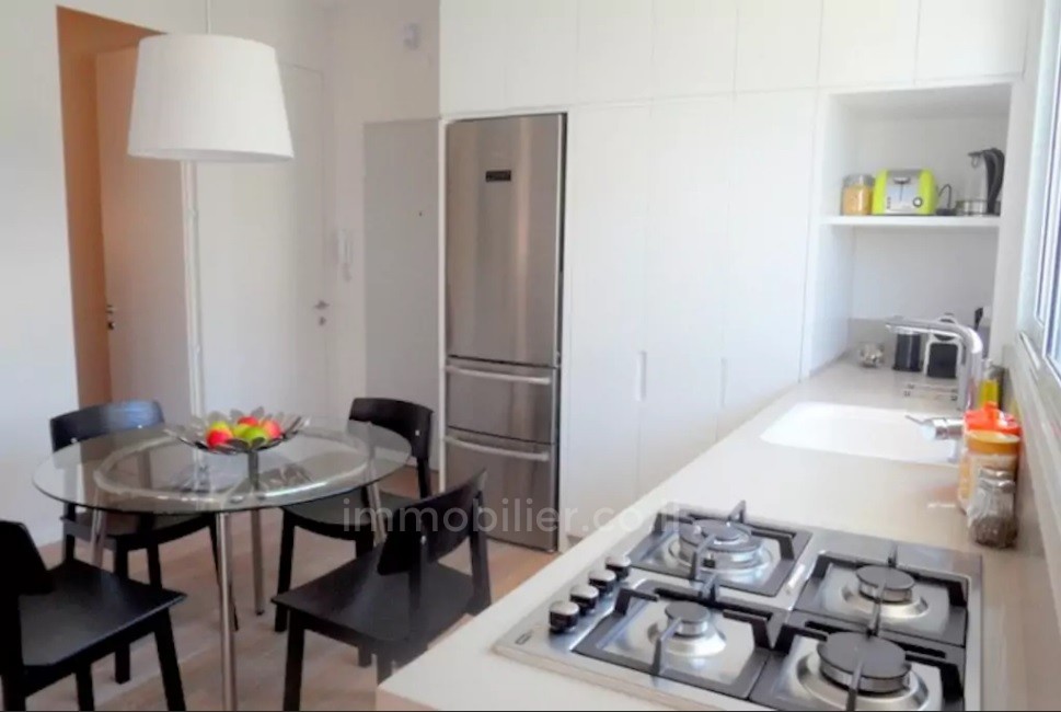 Apartment 3 Rooms Tel Aviv First sea line 291-IBL-641