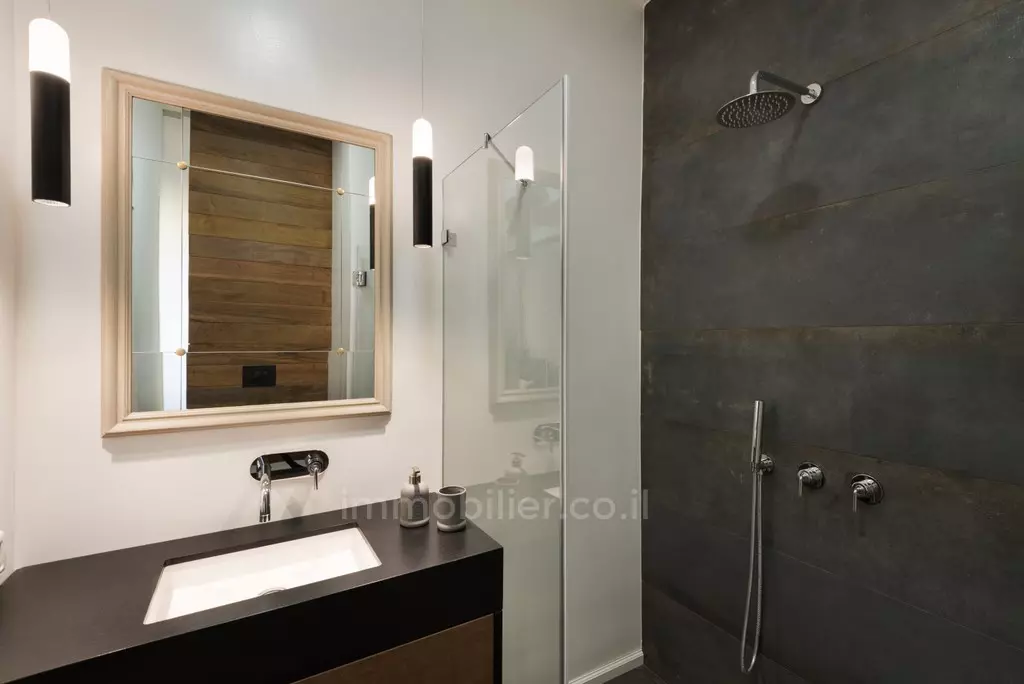 Apartment 4 Rooms Tel Aviv quarter of the sea 291-IBL-666