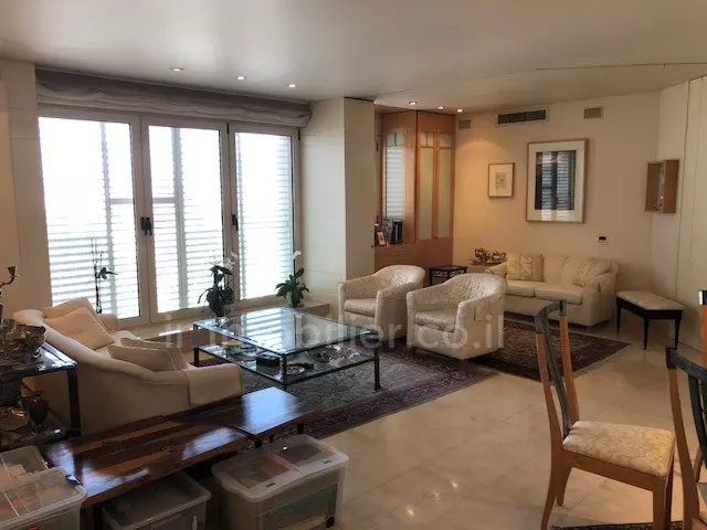 Apartment 4 rooms Tel Aviv City center 291-IBL-669