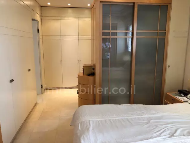 Apartment 4 rooms Tel Aviv City center 291-IBL-669