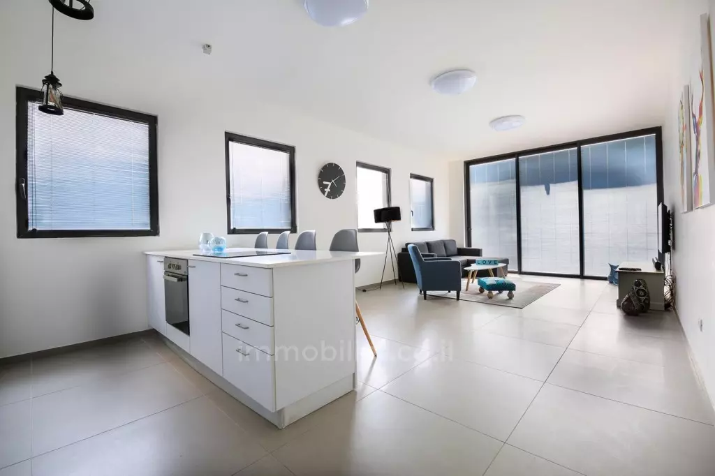 Apartment 3 rooms Tel Aviv quarter of the sea 291-IBL-736